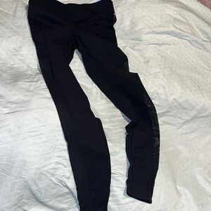 NWT. Black workout pants. Sz m.